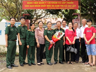 Video Chiến dịch Thanh niên tình nguyện Hè: khám bệnh giúp dân của Bệnh viện quân y 120