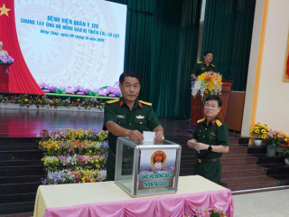 Bệnh viện quân y 120 chung tay ủng hộ đồng bào bị thiên tai
