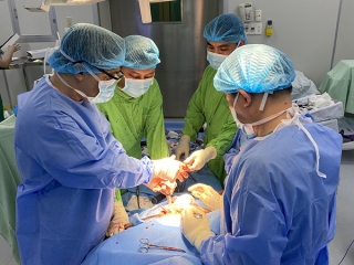 Phẫu thuật thay khớp háng nhân tạo tại Bệnh viện quân y 120
