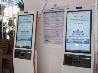 BỆNH VIỆN QUÂN Y 120 ĐƯA VÀO SỬ DỤNG KIOSK ĐĂNG KÝ KHÁM BỆNH TỰ ĐỘNG 