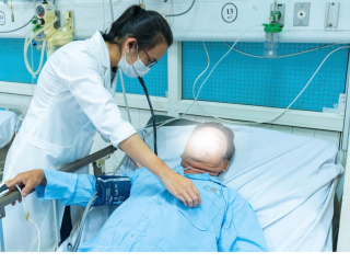KỊP THỜI CẤP CỨU NGƯỜI ĐÀN ÔNG TRUNG NIÊN BỊ ĐỘT QUỴ NÃO CẤP NHỜ QUY TRÌNH "GIỜ VÀNG" 