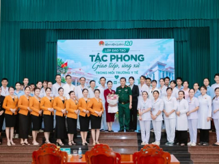 TỪ TÁC PHONG CHUẨN MỰC ĐẾN PHỤC VỤ TẬN TÂM