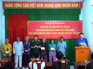 KHÁM BỆNH, CẤP THUỐC MIỄN PHÍ VÀ TẶNG QUÀ TẠI XÃ VĨNH VIỄN THÀNH PHỐ CẦN THƠ