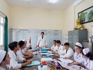 Bác sĩ Lê Thanh Môn hết lòng vì người bệnh