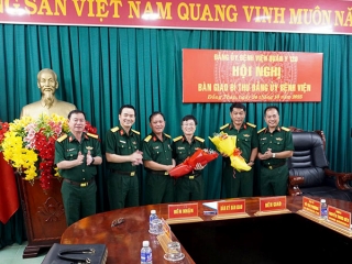 Bệnh viện Quân y 120 (Cục Hậu cần - Kỹ thuật Quân khu 9):  BÀN GIAO CHỨC VỤ BÍ THƯ ĐẢNG ỦY BỆNH VIỆN