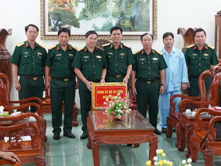 Đảng ủy - Bộ Tư lệnh Quân khu 9  THĂM CÁN BỘ, NHÂN VIÊN VÀ BỆNH BINH TẠI BỆNH VIỆN QUÂN Y 120 NHÂN KỶ NIỆM NGÀY THƯƠNG BINH LIỆT SỸ