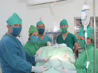 PHẪU THUẬT THÀNH CÔNG CHO BỆNH NHÂN BỊ U XƠ TỬ CUNG VỚI KHỐI U NẶNG 3,5KG