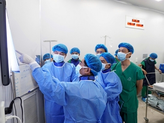LẦN ĐẦU TIÊN ÁP DỤNG THÀNH CÔNG KỸ THUẬT TÁN SỎI QUA DA