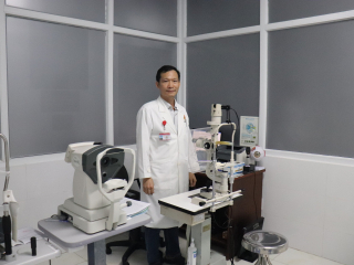 Bác sĩ CK2 Huỳnh Hữu Nguyên “cứu tinh” của hàng nghìn bệnh nhân về mắt