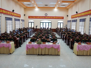 Thiếu tướng Hồ Văn Thái đối thoại dân chủ với cán bộ, nhân viên bệnh viện quân y 120
