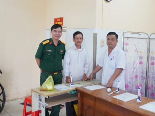 TRẢ LẠI TIỀN CHO NGƯỜI BỊ THẤT LẠC