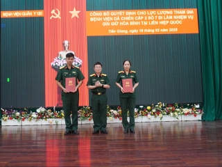 Công bố quyết định cho lực lượng tham gia bệnh viện dã chiến 